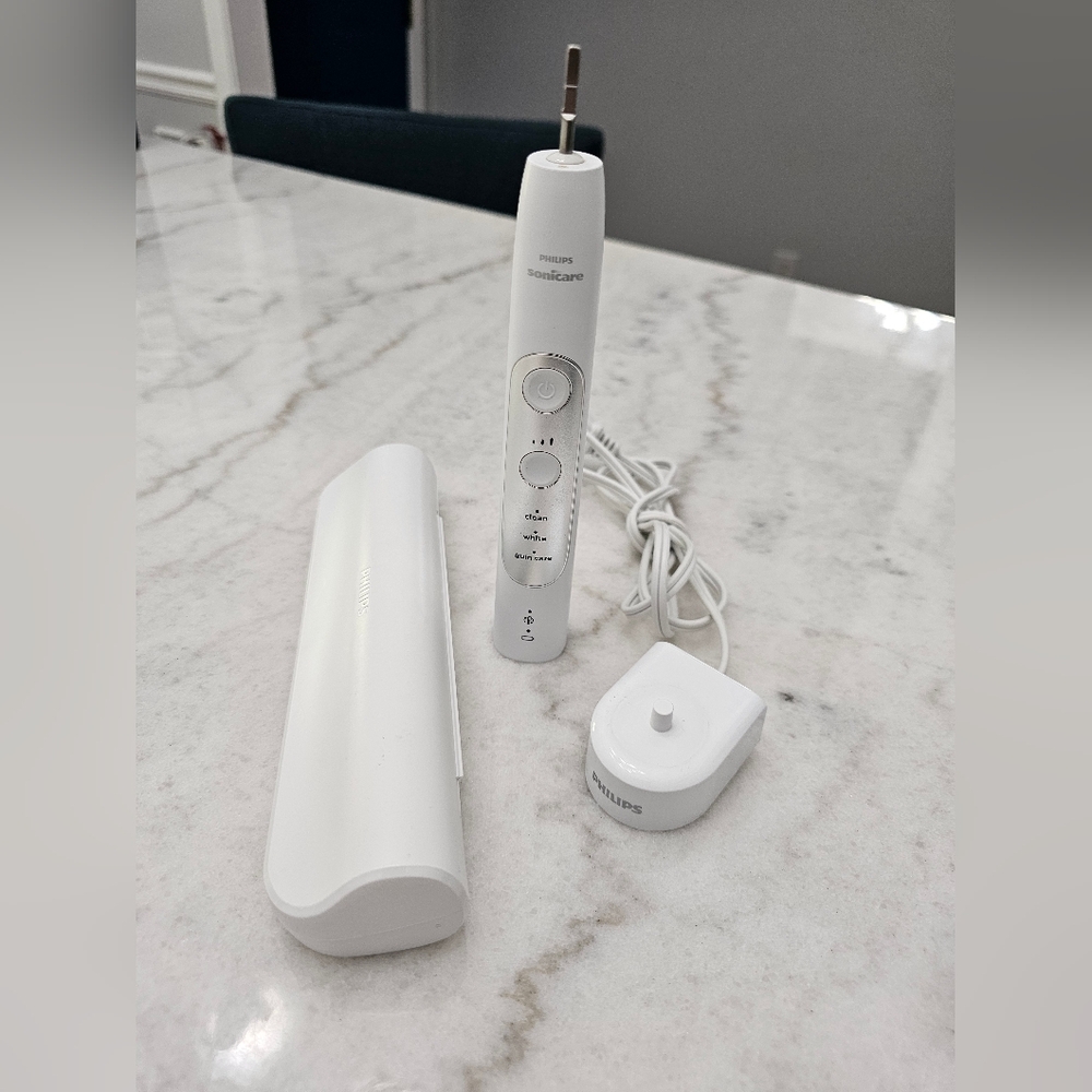 Philips Sonicare ExpertResults Electric Toothbrush HX751V w/ Case + Charger